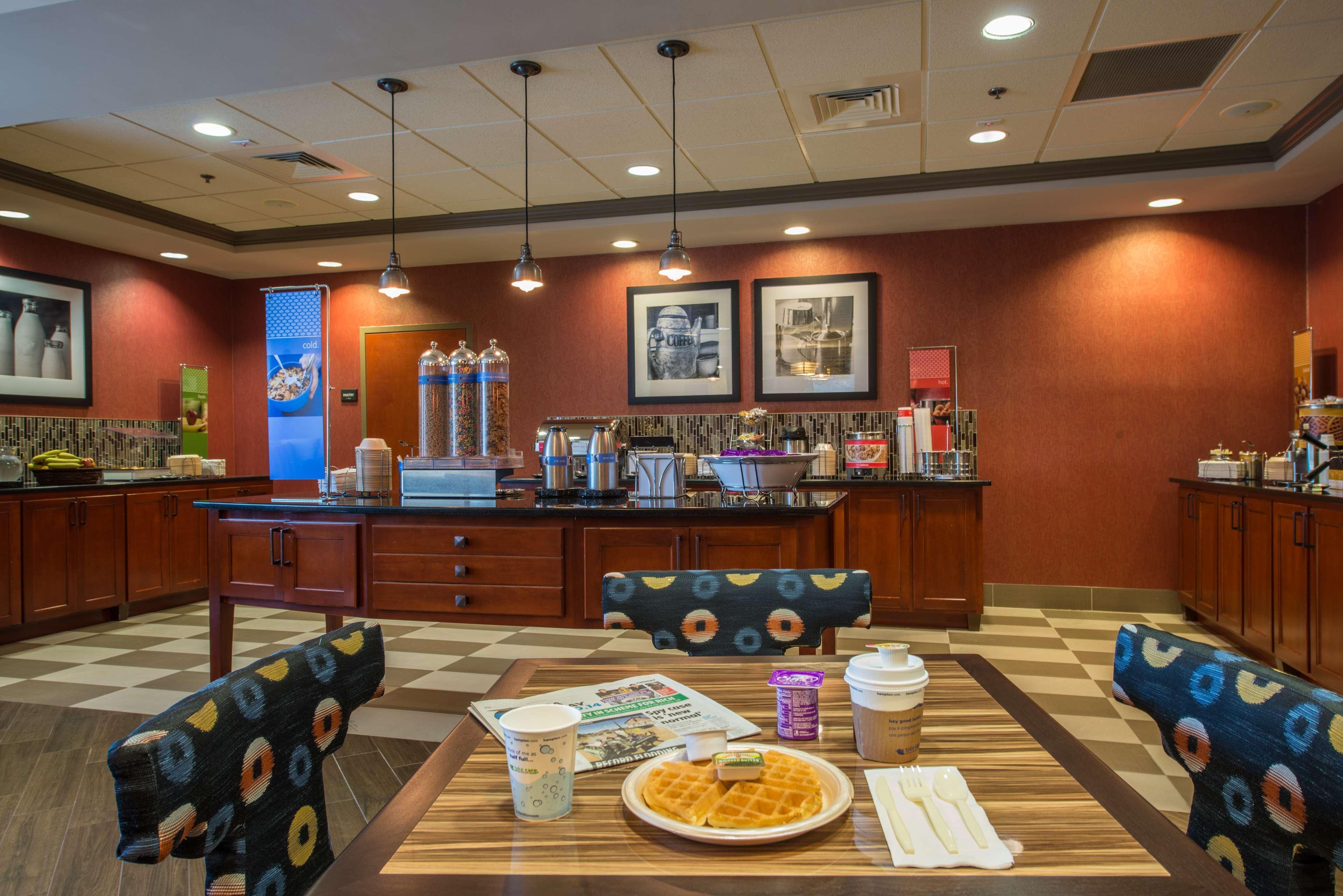 Hampton Inn Ізлі Екстер'єр фото