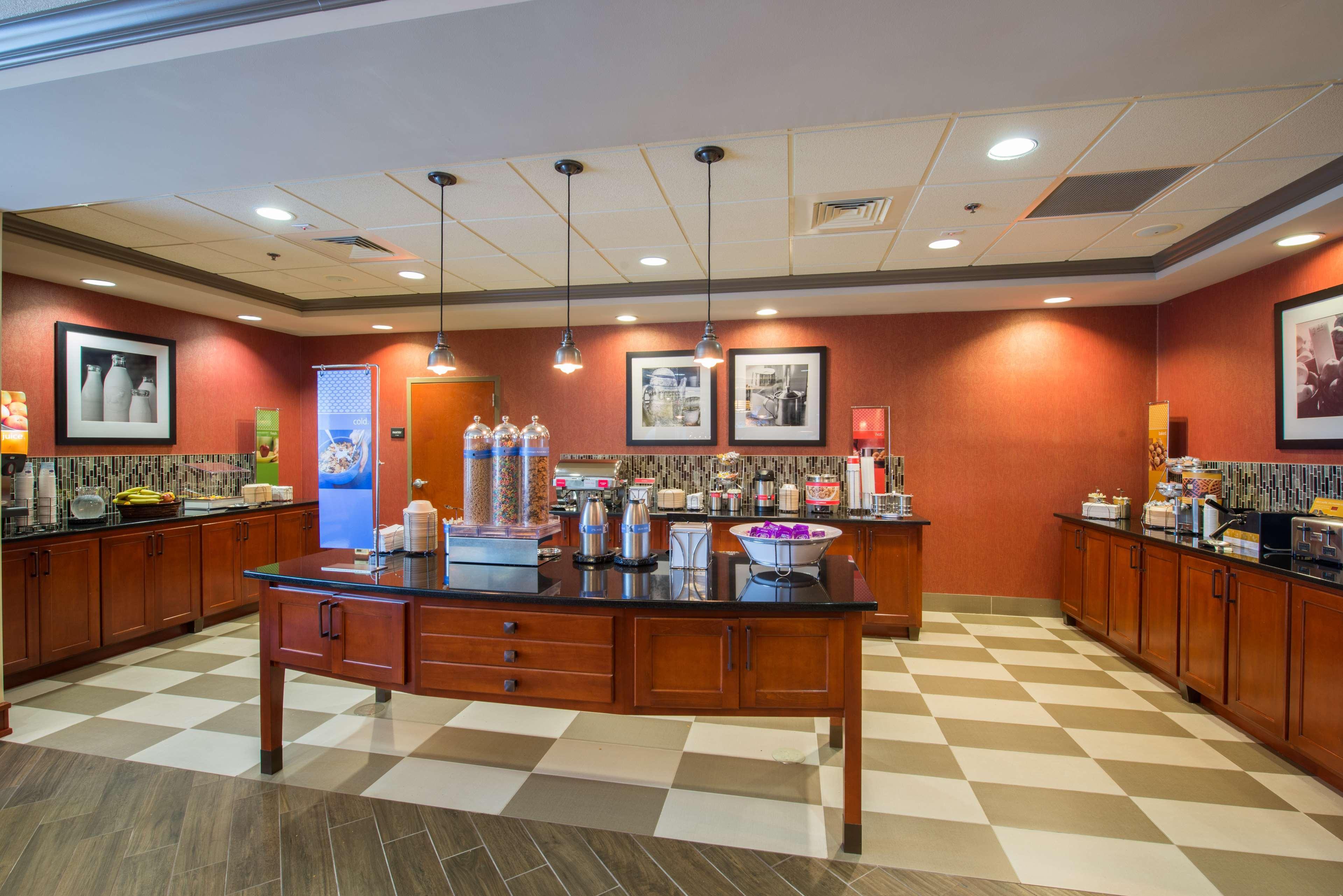 Hampton Inn Ізлі Екстер'єр фото