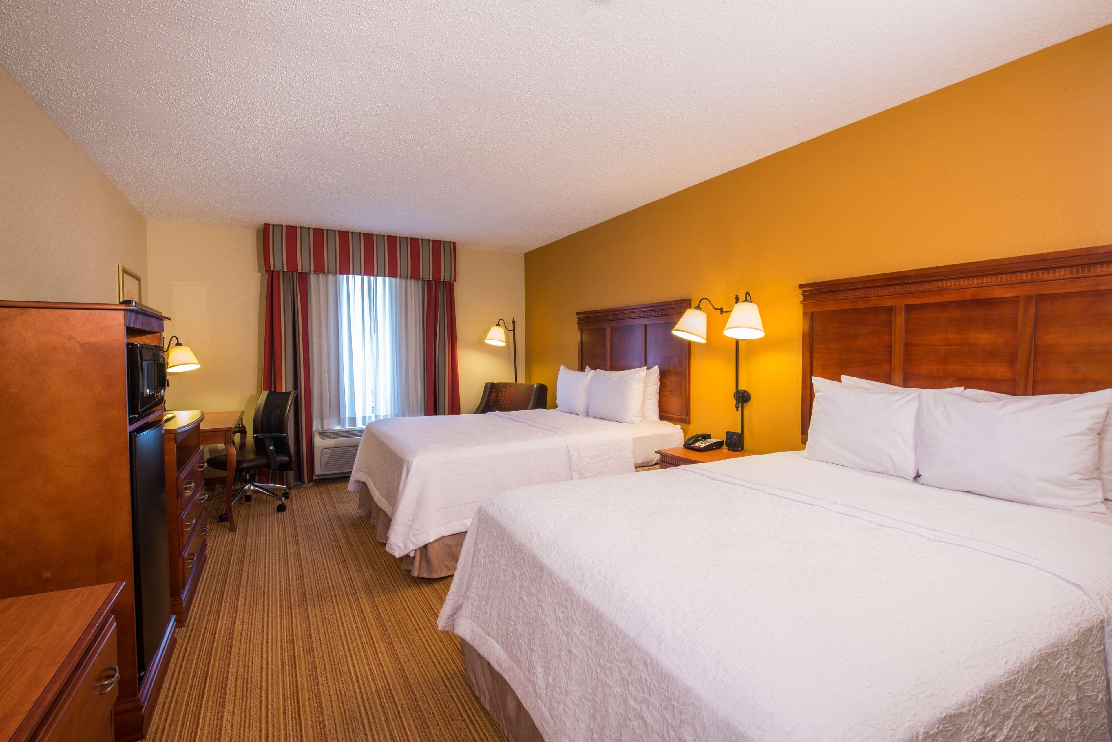 Hampton Inn Ізлі Екстер'єр фото