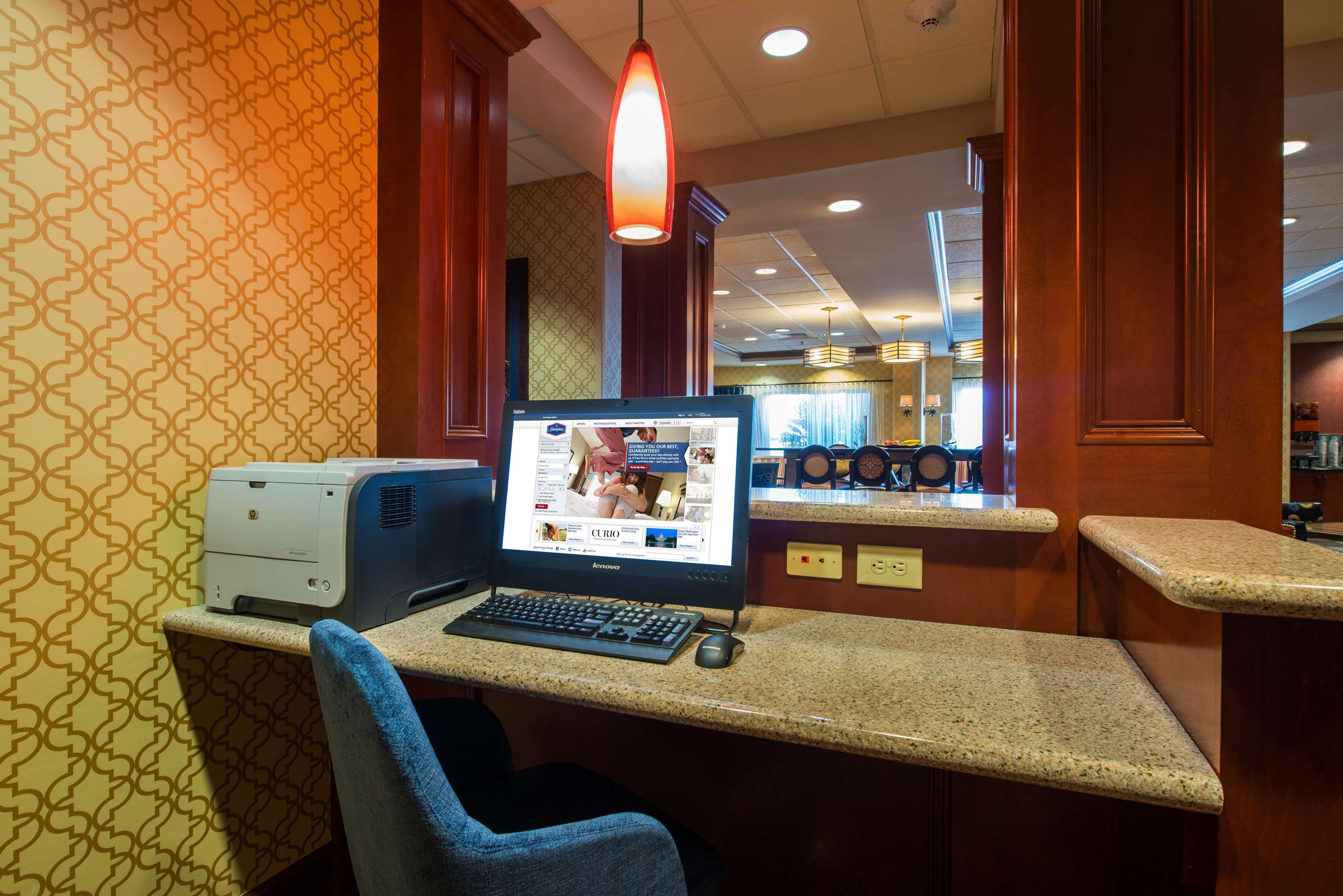 Hampton Inn Ізлі Екстер'єр фото