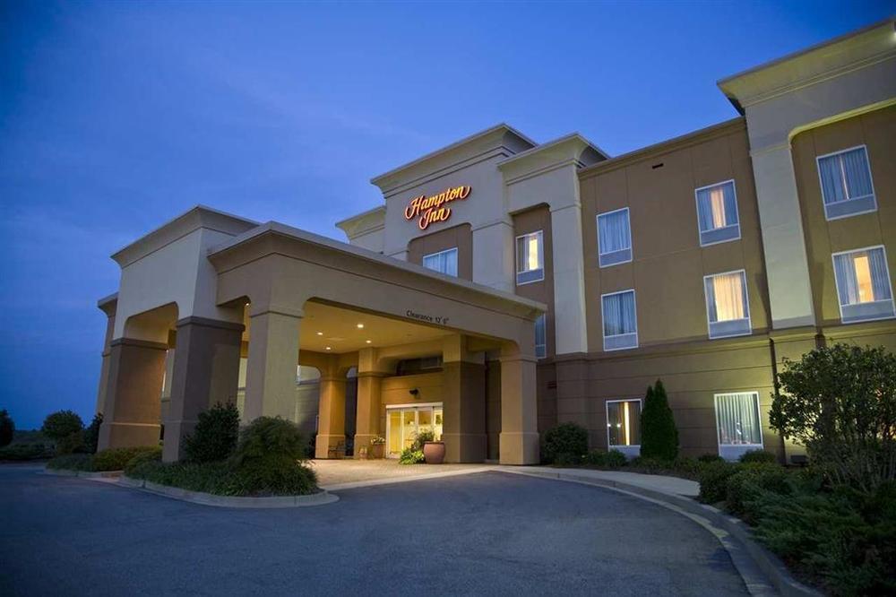 Hampton Inn Ізлі Екстер'єр фото