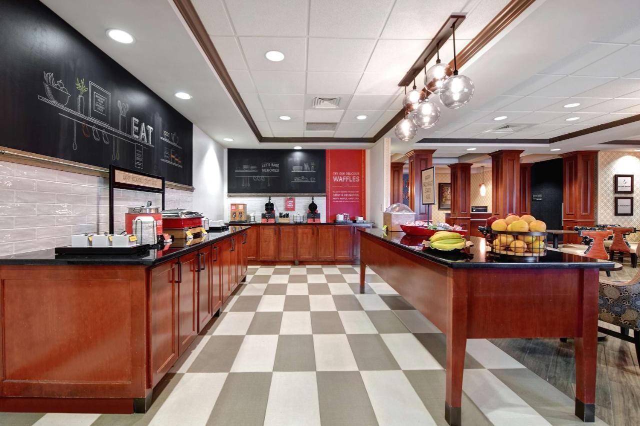 Hampton Inn Ізлі Екстер'єр фото