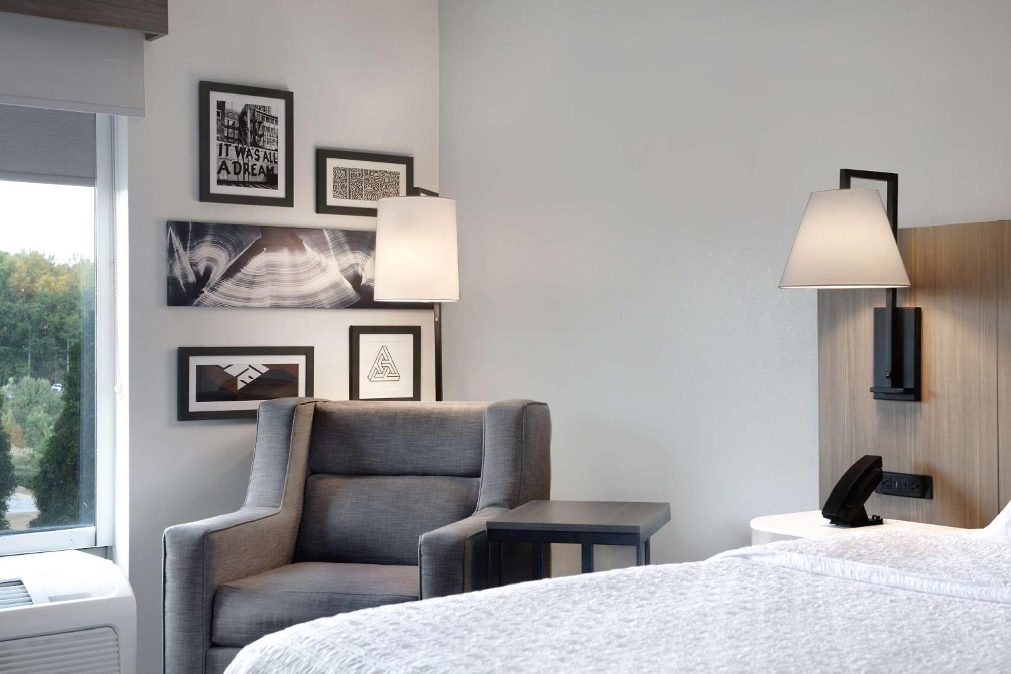 Hampton Inn Ізлі Екстер'єр фото