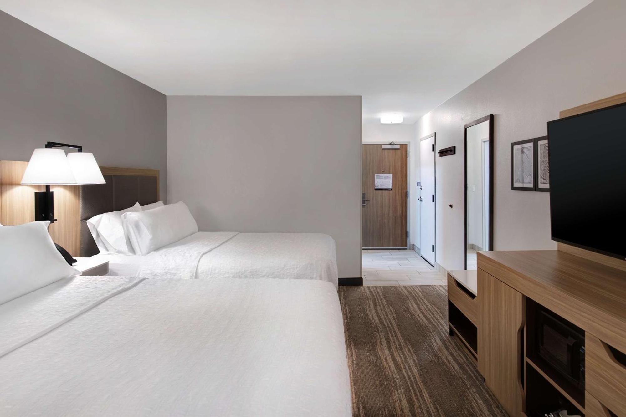 Hampton Inn Ізлі Екстер'єр фото