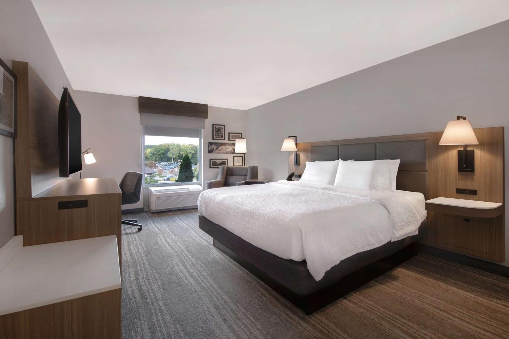 Hampton Inn Ізлі Екстер'єр фото