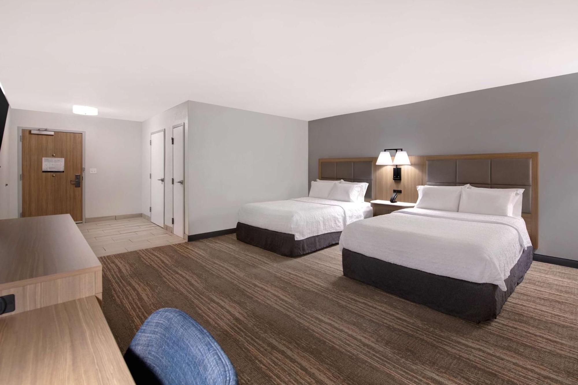 Hampton Inn Ізлі Екстер'єр фото