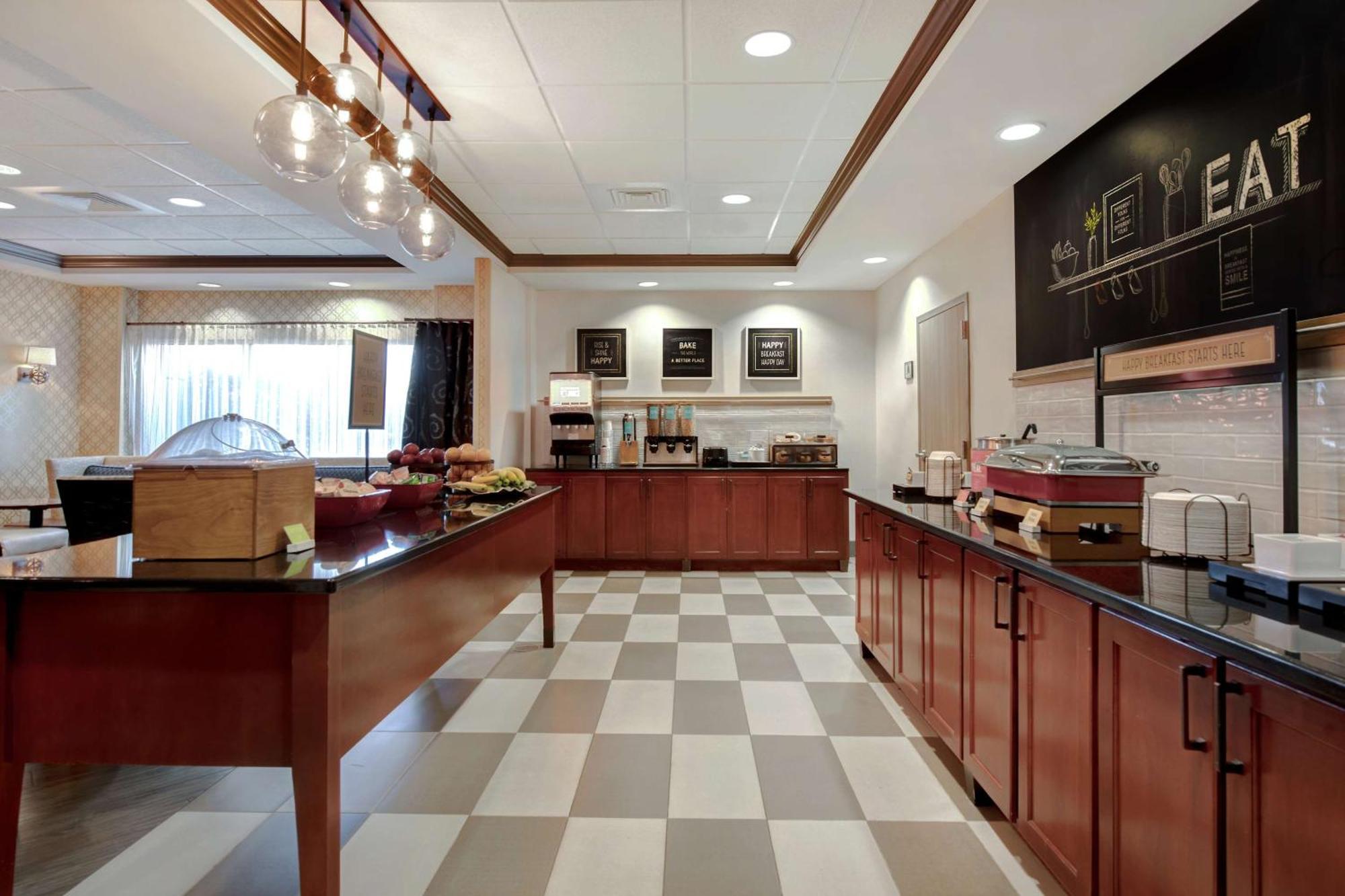 Hampton Inn Ізлі Екстер'єр фото