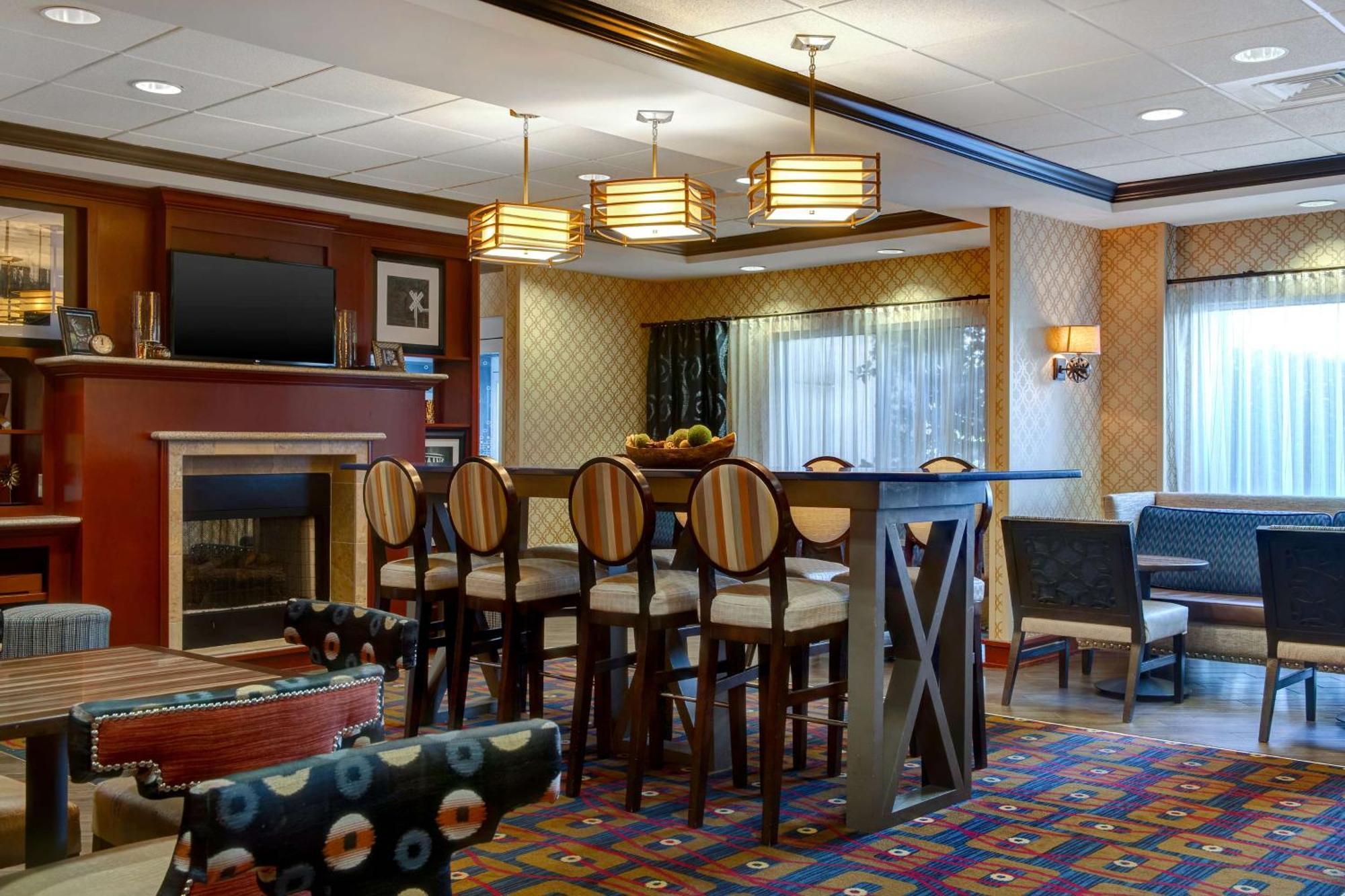 Hampton Inn Ізлі Екстер'єр фото
