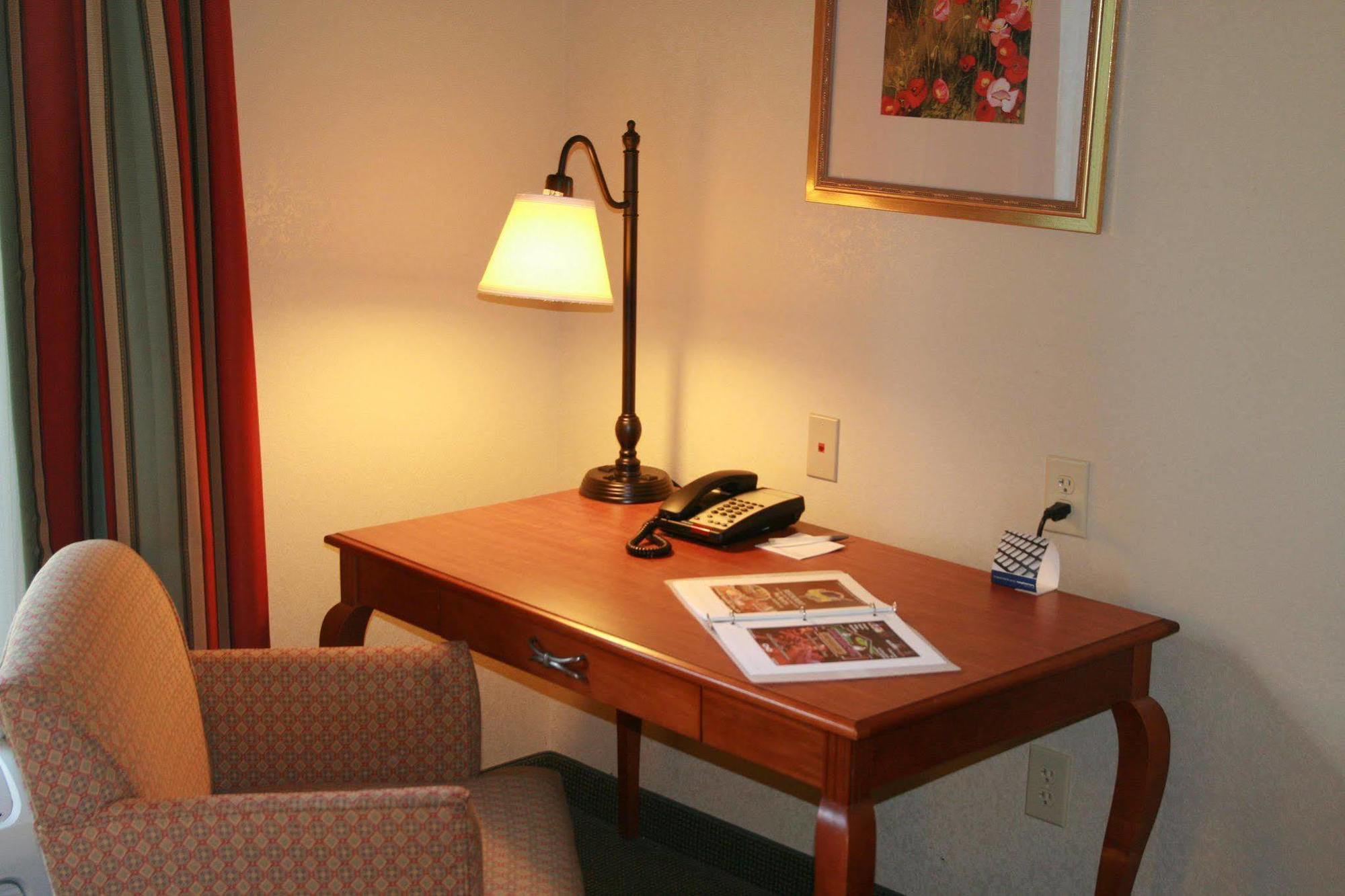 Hampton Inn Ізлі Номер фото